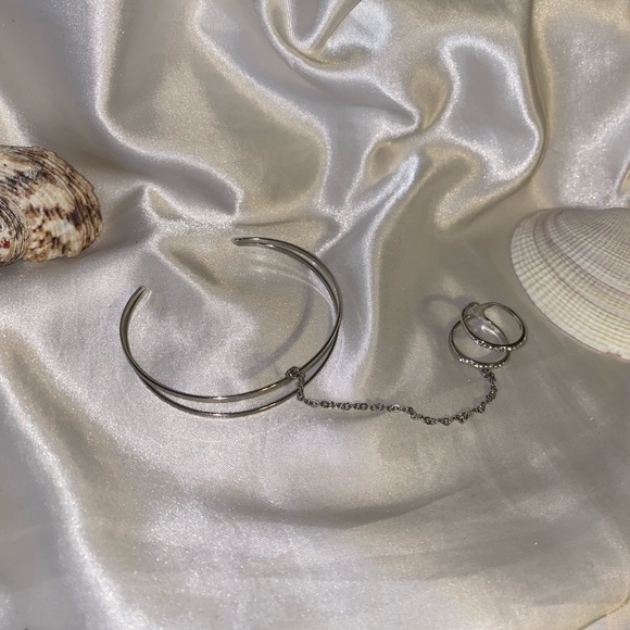 Silver Bracelet chained with silver diamond gemmed ring 💍 - Picture 5 of 13